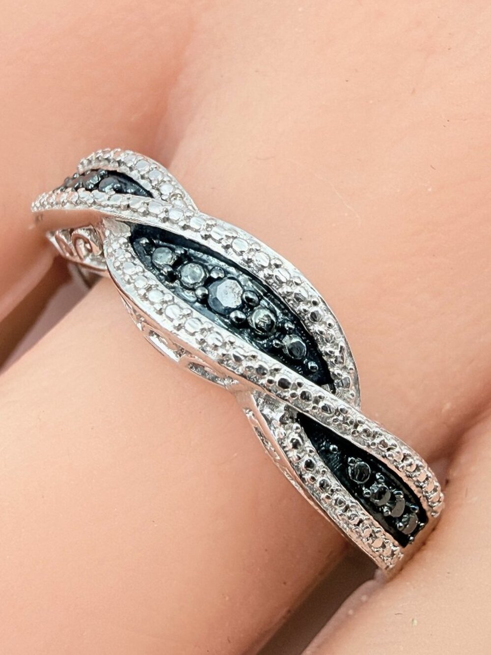 Marked SJD Sterling Silver Black & White CZ Infinity Twist Band Ring Sz 9.75